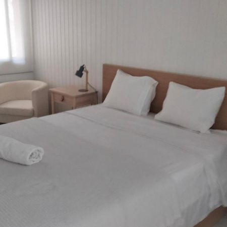 Beachfront Apartment With Private Parking Sant Pol De Mar Exterior foto